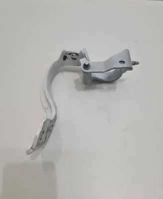 Tailgate/trunk/boot hinge