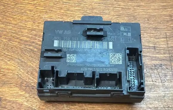 Volkswagen Golf VII Other control units/modules 5Q0959593E 5Q0959593B K09MAL170717
