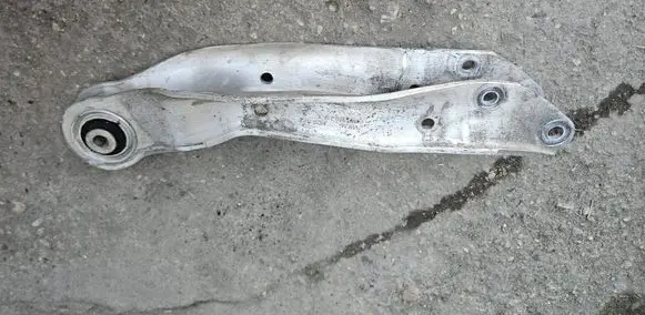 Audi Q7 4M Rear upper control arm/wishbone 4M0505311J