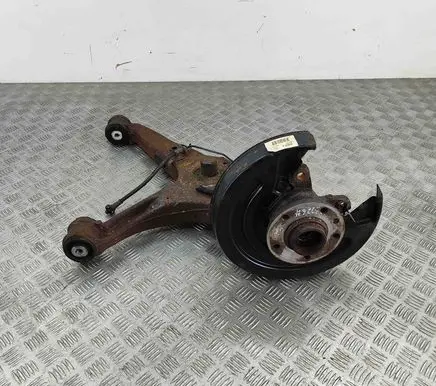 Rear wheel hub