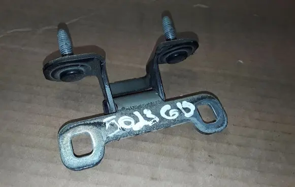 Dodge Nitro Rear door upper hinge NOCODE