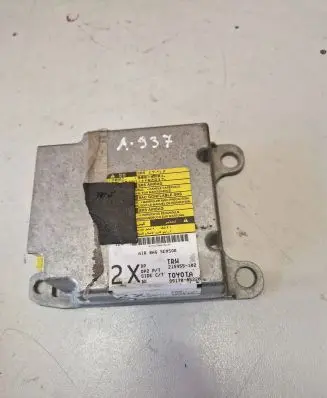 Toyota Avensis T250 Airbag control unit/module 8917005220 215955102