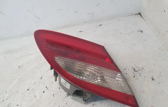 Mercedes-Benz E W211 Tailgate rear/tail lights A2118201364