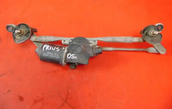 Toyota Prius (NHW20) Front wiper linkage and motor 8511047080