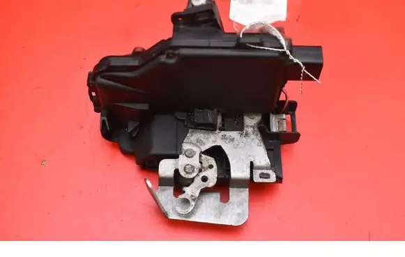 Audi A4 S4 B6 8E 8H Front door lock 