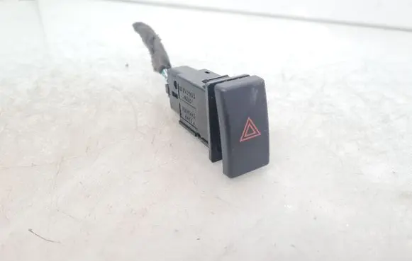 Toyota Avensis T250 Hazard light switch 157963