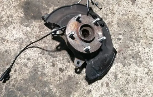 Toyota Verso Front wheel hub
