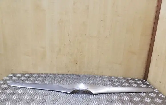 Toyota Corolla Verso E121 Front grill 7577013040