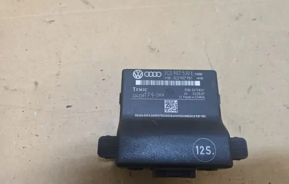 Volkswagen PASSAT B6 Gateway control module 3C0907530E 3C0907951