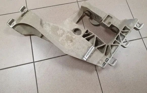 Jaguar F-Pace Gearbox mounting bracket HX736A023DE