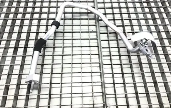 Ford Focus Air conditioning (A/C) pipe/hose 