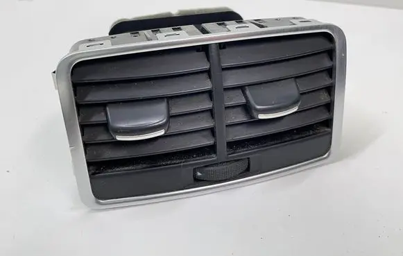Audi A6 S6 C6 4F Rear air vent grill 4f0819203C