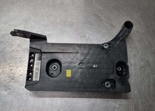 Volkswagen PASSAT B8 Battery tray 3G0907509A
