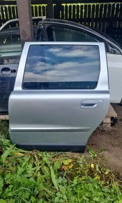 Volvo XC70 Rear door