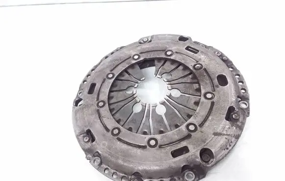 Volkswagen Touran I Pressure plate 03G141025G