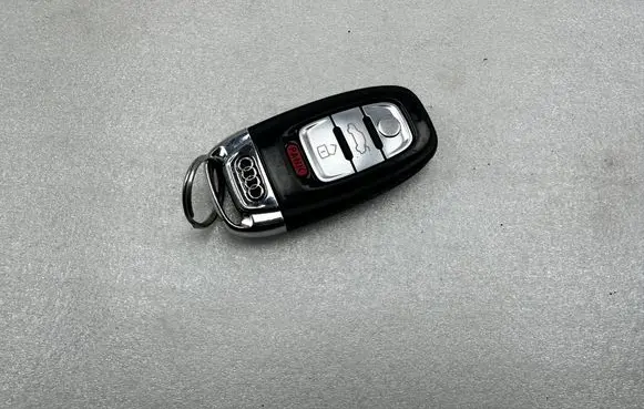 Audi A8 S8 D4 4H Ignition key/card 