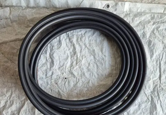 BMW 2 F46 Trunk rubber seal (body) 51767474448
