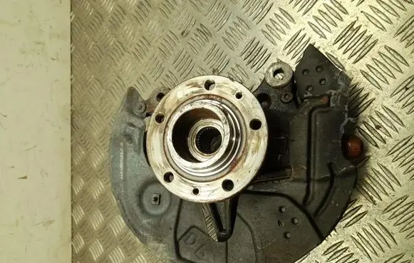 Opel Astra L Front wheel hub