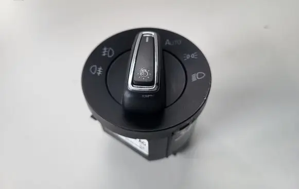 Skoda Superb B8 (3V) Light switch