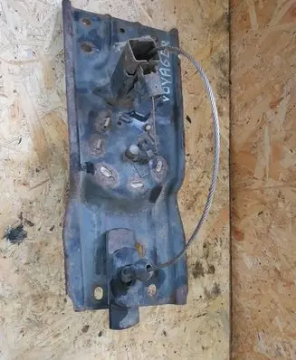 Chrysler Voyager Spare wheel mounting bracket 