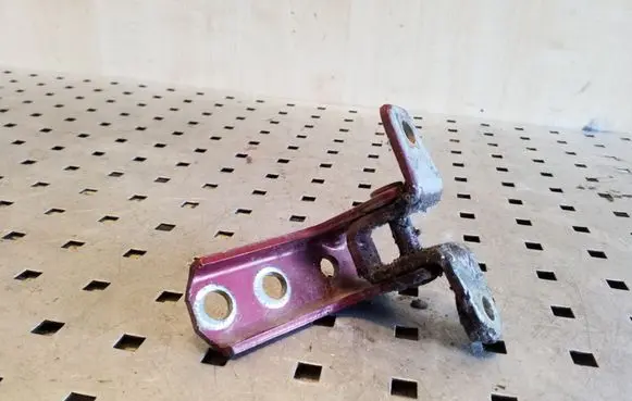 Mitsubishi Pajero Rear door lower hinge