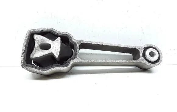 Volvo XC70 Engine mount bracket 30793322