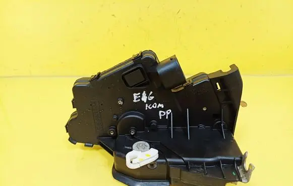 BMW 3 E46 Front door lock 