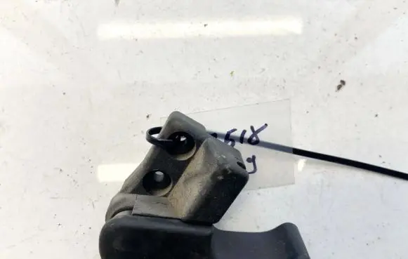 Skoda Octavia Mk1 (1U) Engine bonnet (hood) release handle 1h1823533