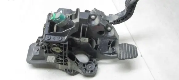 Renault Trafic III (X82) Brake pedal 465010176R