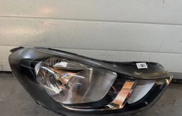 Hyundai i10 Headlight/headlamp 92102K7000