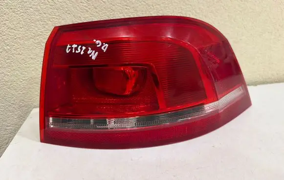 Volkswagen PASSAT B7 Rear/tail lights 3AF945096C