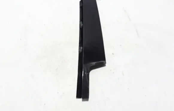 Front door glass trim molding
