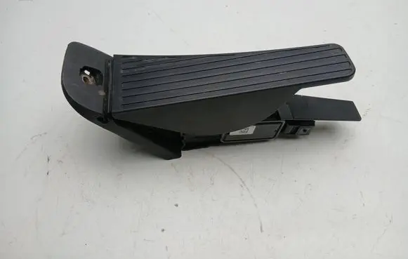 Volvo XC90 Accelerator throttle pedal 32269124
