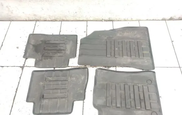 Nissan Juke I F15 Car floor mat set KE7481K001