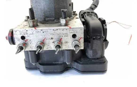 Suzuki SX4 S-Cross ABS Pump 5611061MH0
