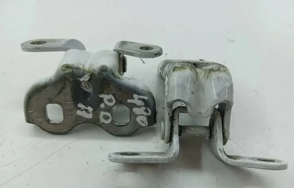Chevrolet Trax Front door hinge set 
