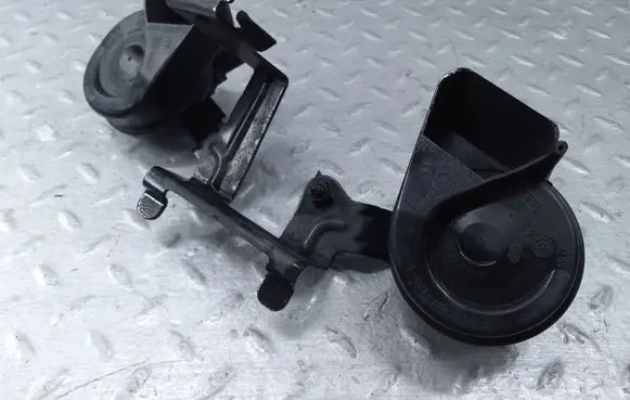 Audi A8 S8 D4 4H Horn signal 4H0951229A 4H0951223
