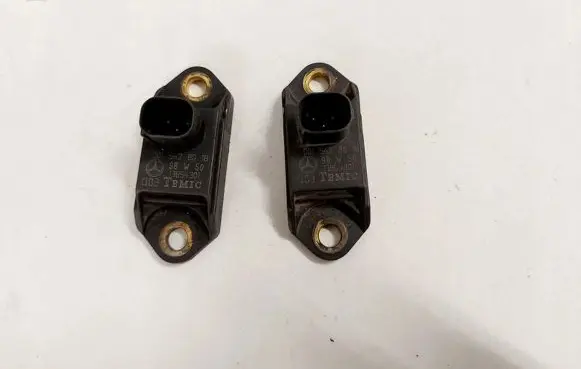 Mercedes-Benz S W220 Airbag deployment crash/impact sensor 0015428018