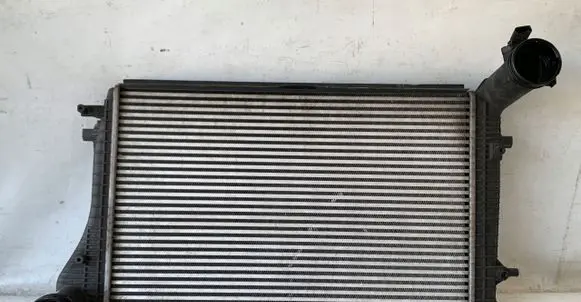 Audi A4 S4 B5 8D Intercooler radiator 1K0145803AL