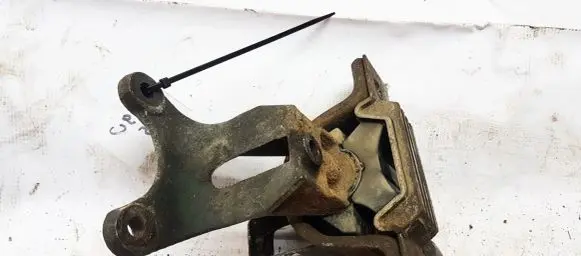 Fiat Doblo Engine mount bracket