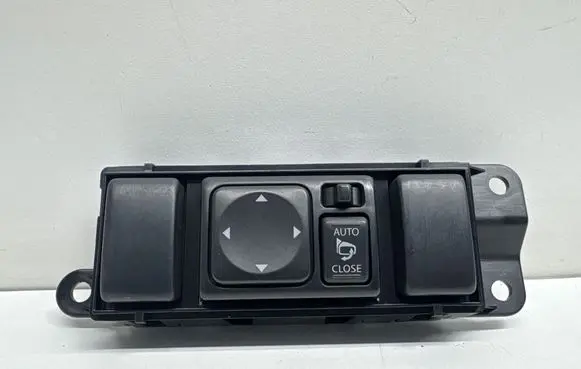 Nissan Juke I F15 Wing mirror switch BP68492000