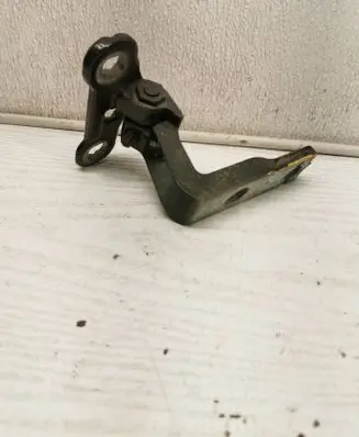Volvo XC60 Front door lower hinge 31424607 A046572