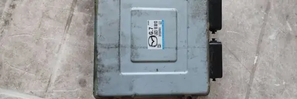 Mazda 5 Engine control unit/module L82318881D