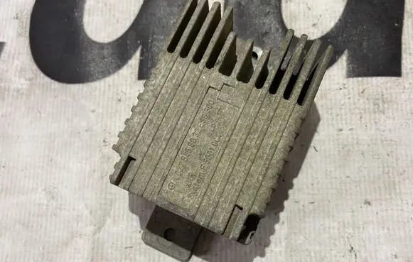 Mercedes-Benz A W168 Coolant fan relay A0275458032 0275458032