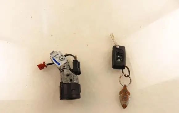 Peugeot 407 Ignition lock 9648445180