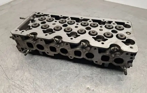 Opel Astra H Engine head 