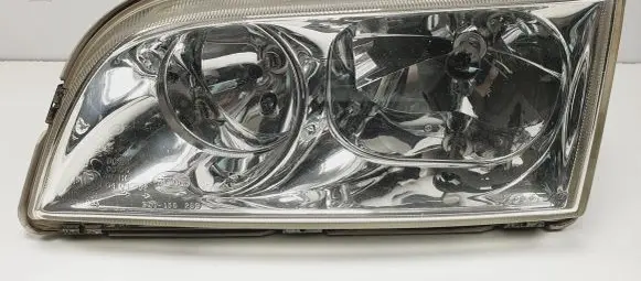 Volvo S40, V40 Headlight/headlamp 30899682