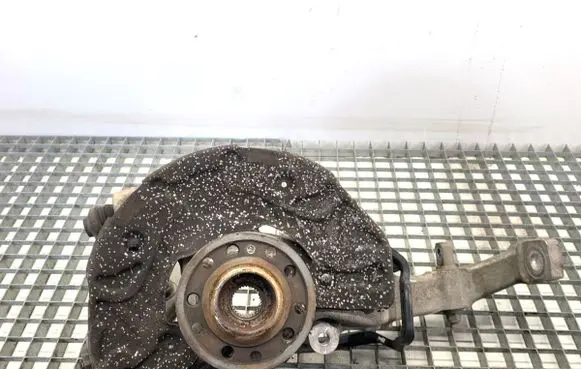 Mercedes-Benz C W205 Front wheel hub spindle knuckle 
