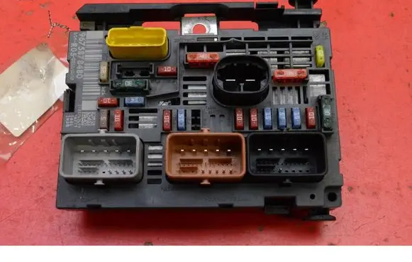 Peugeot 308 Fuse box set 9675878480
