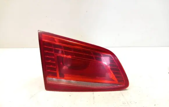 Volkswagen PASSAT B7 Tailgate rear/tail lights